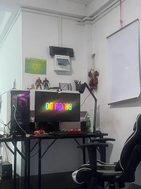 Omarchy user from Myanmar 🇲🇲